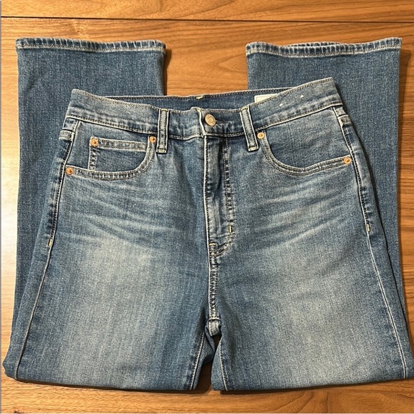 NWOT - GAP High Rise Kick Fit Jeans - Picture 8 of 10